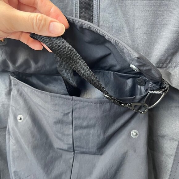 Nike Men Tech Pack Unlined Vest, Gray/Black, Size S Like New - Picture 12 of 13